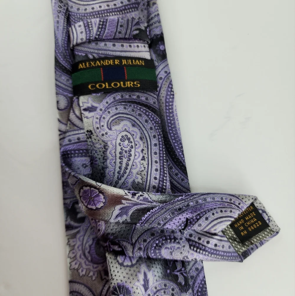ALEXANDER JULIAN Purple Paisley Tie.